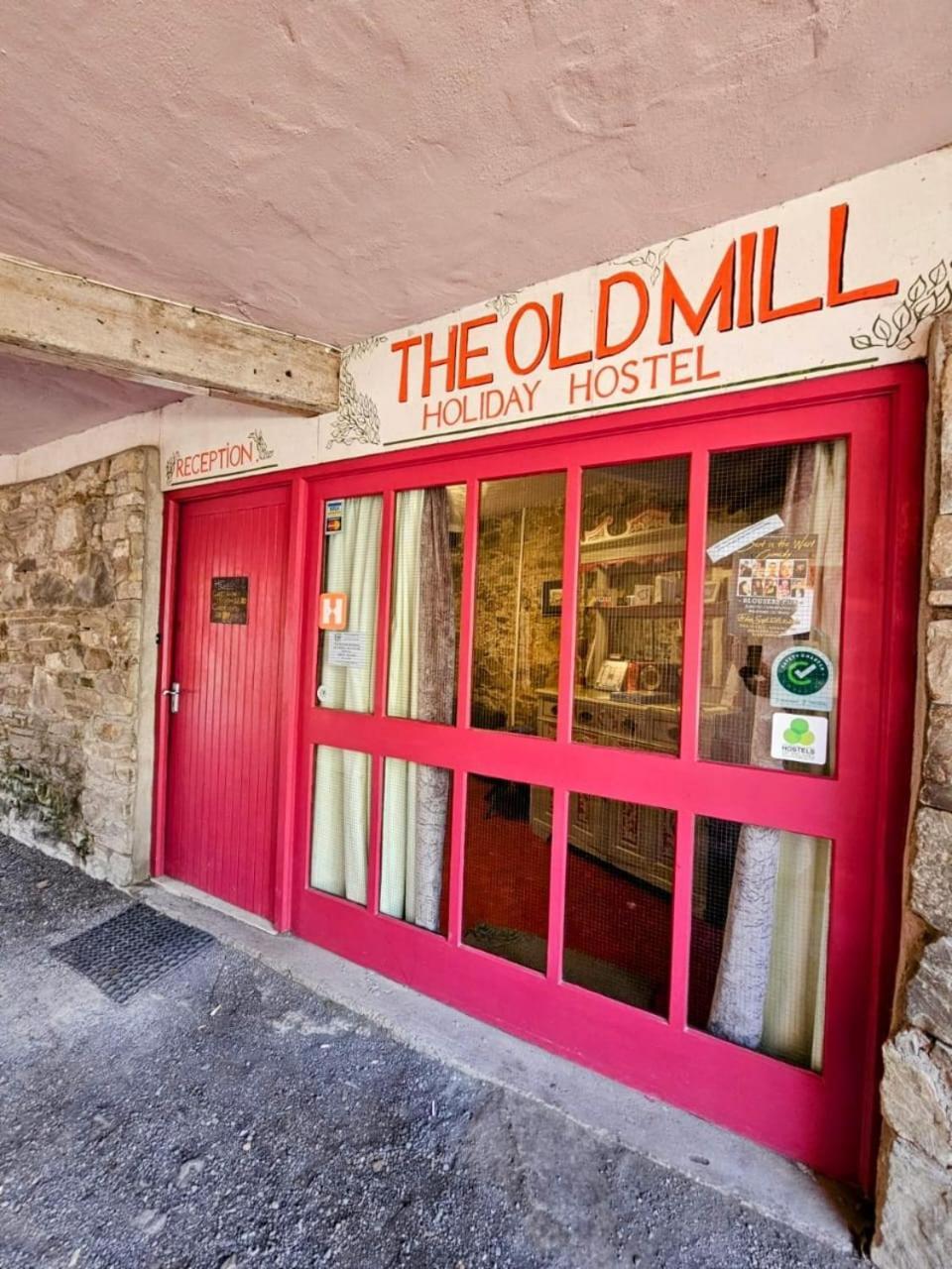 Old Mill Holiday Hostel เวสต์พอร์ต ภายนอก รูปภาพ