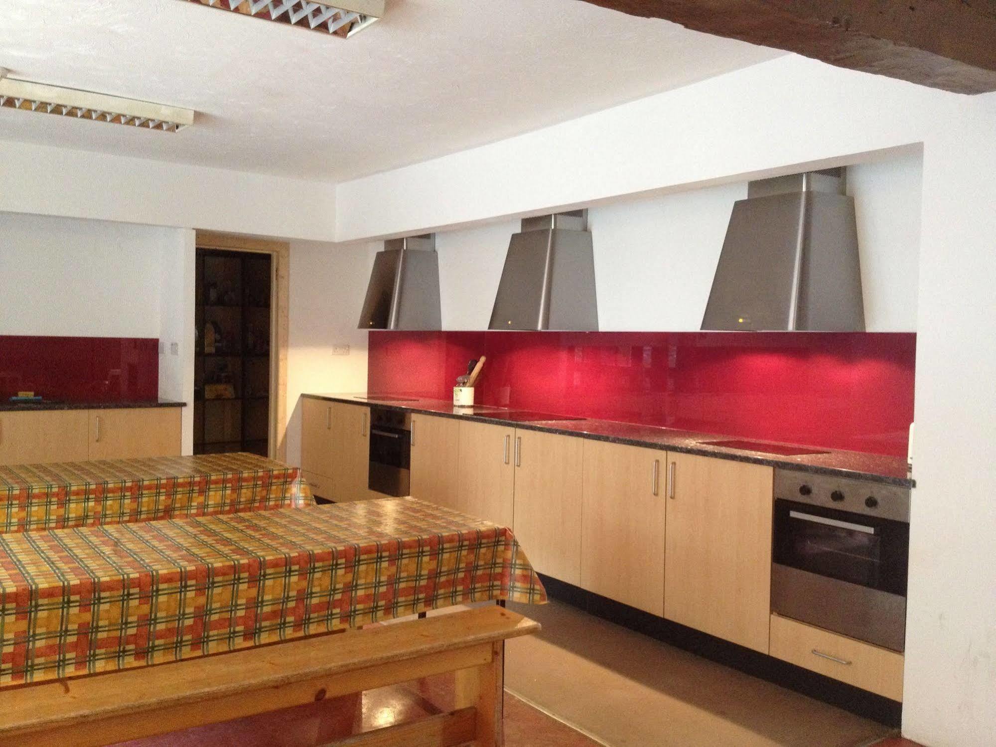 Old Mill Holiday Hostel เวสต์พอร์ต ภายนอก รูปภาพ